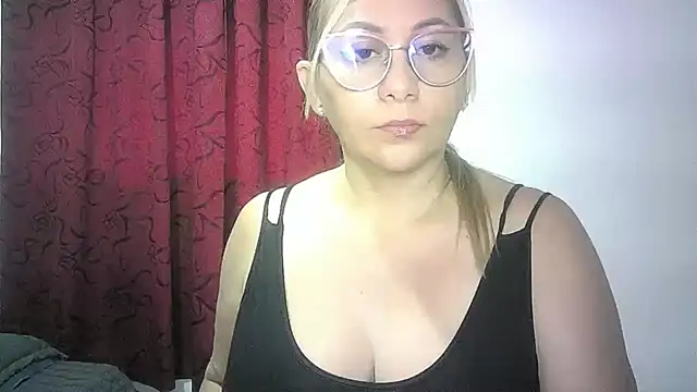 Snapshot of mariana0x chatting on May 30, 2026, 11:38 am mariana0x online show from May 30, 2026, 11:38 am