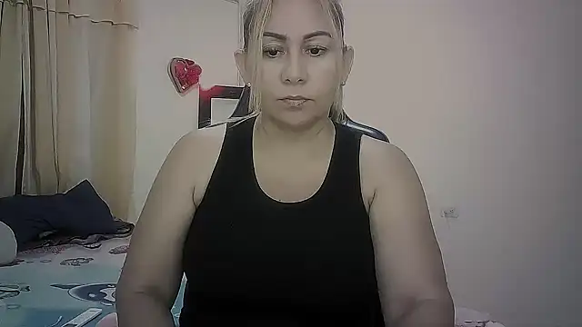 Snapshot of mariana0x chatting on July 16, 2026, 12:51 am mariana0x online show from July 16, 2026, 12:51 am