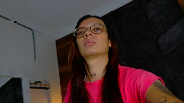 LauraaGomezz   online show from September 26, 2025, 7:21 pm