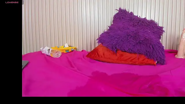 Snapshot of Madeline_Cooper08 chatting on February 12, 2025, 9:01 pm Madeline Cooper08 online show from February 12, 2025, 9:01 pm