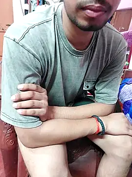 Snapshot of Extrembox5 chatting on April 7, 2026, 6:04 am Extrembox5 online show from April 7, 2026, 6:04 am