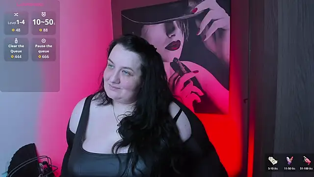 QueenOfHaze online show from May 4, 2026, 7:50 pm