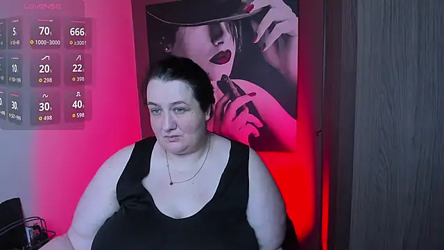 QueenOfHaze online show from May 6, 2026, 7:07 pm