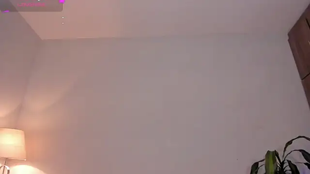 Snapshot of Hannah_Jonhson chatting on July 15, 2026, 1:23 am Hannah Jonhson online show from July 15, 2026, 1:23 am