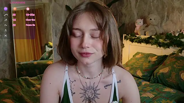 Yo Pixxie online show from September 29, 2025, 6:42 am