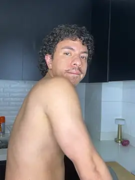ttylloserxxx online show from January 30, 2025, 3:40 pm