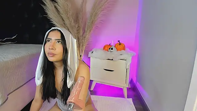 Snapshot of aniie_west chatting on October 22, 2025, 5:40 am aniie west online show from October 22, 2025, 5:40 am