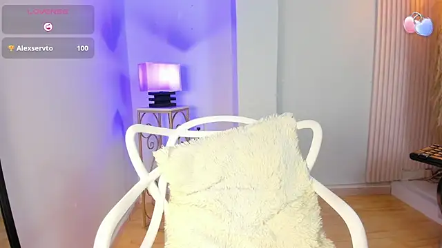 Snapshot of alana_rossetti chatting on June 3, 2026, 2:33 pm alana rossetti online show from June 3, 2026, 2:33 pm