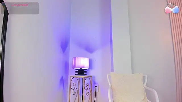 Snapshot of alana_rossetti chatting on June 8, 2026, 12:06 pm alana rossetti online show from June 8, 2026, 12:06 pm