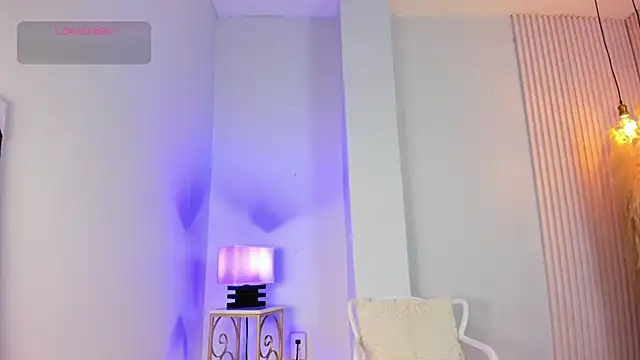 Snapshot of alana_rossetti chatting on June 25, 2026, 12:10 pm alana rossetti online show from June 25, 2026, 12:10 pm