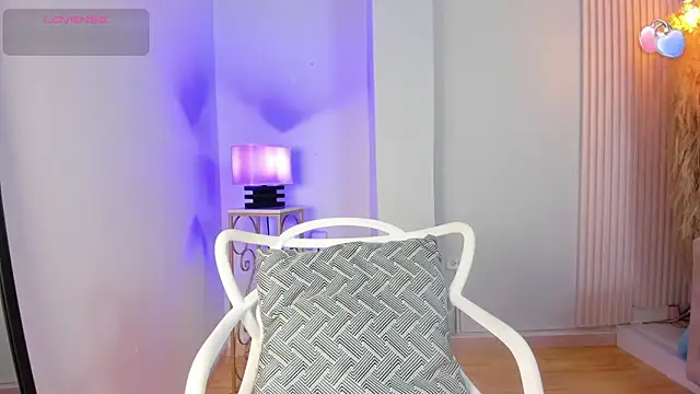 Snapshot of alana_rossetti chatting on June 12, 2026, 11:30 am alana rossetti online show from June 12, 2026, 11:30 am
