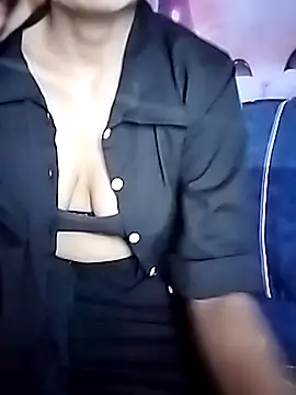 AKANSHA 7 online show from November 5, 2025, 8:45 pm