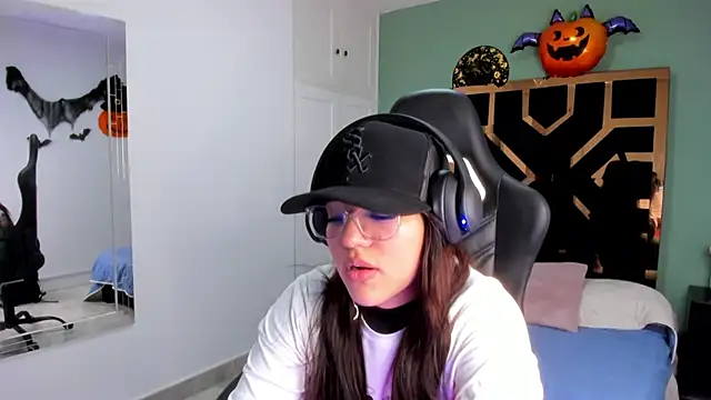 Snapshot of Billie_Jhonson_ chatting on October 28, 2025, 7:13 pm Billie Jhonson online show from October 28, 2025, 7:13 pm