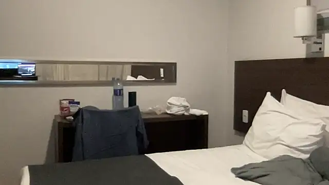 Taurino gostoso online show from September 15, 2025, 10:43 pm