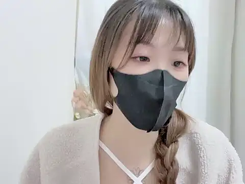 Chu1314 online show from March 8, 2025, 3:45 pm