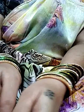 Snapshot of laxmitelugu78 chatting on March 11, 2025, 4:41 am laxmitelugu78 online show from March 11, 2025, 4:41 am