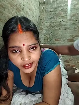 Snapshot of Simrandeshipp chatting on March 11, 2026, 5:18 pm Simrandeshipp online show from March 11, 2026, 5:18 pm