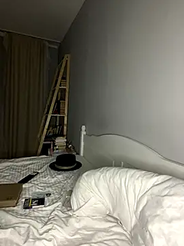 bunnythetailor online show from October 15, 2025, 9:01 pm