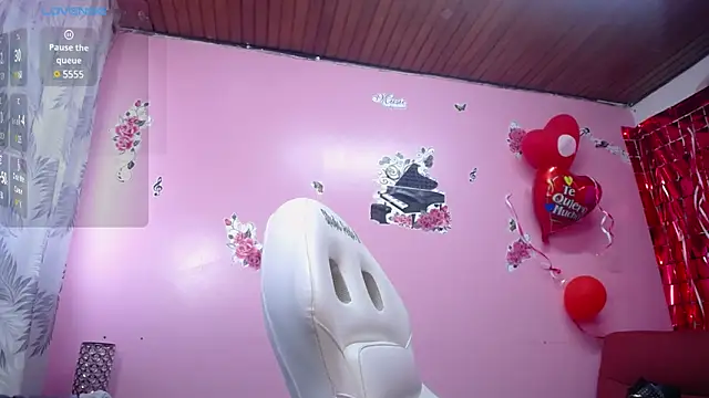 Snapshot of Sofii_cutee chatting on March 3, 2025, 12:50 pm Sofii cutee online show from March 3, 2025, 12:50 pm