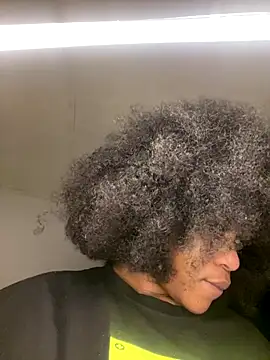 Snapshot of Boneca25 chatting on October 22, 2025, 6:07 pm Boneca25 online show from October 22, 2025, 6:07 pm