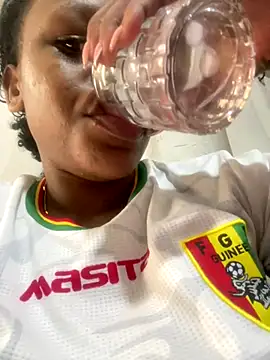 Snapshot of Boneca25 chatting on November 26, 2025, 9:42 am Boneca25 online show from November 26, 2025, 9:42 am