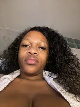 Snapshot of Boneca25 chatting on October 17, 2025, 6:28 am Boneca25 online show from October 17, 2025, 6:28 am