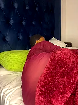 Snapshot of Boneca25 chatting on October 21, 2025, 5:40 am Boneca25 online show from October 21, 2025, 5:40 am