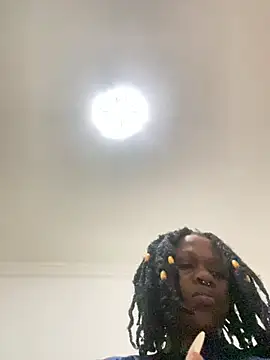 Boneca25 online show from January 17, 2026, 12:42 pm