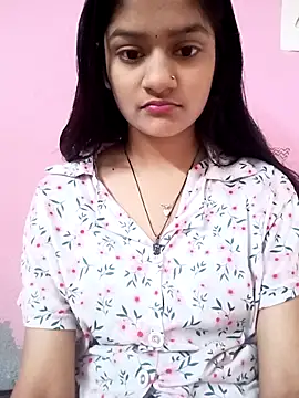 Snapshot of Tanu-00 chatting on November 3, 2025, 5:23 am Tanu-00 online show from November 3, 2025, 5:23 am