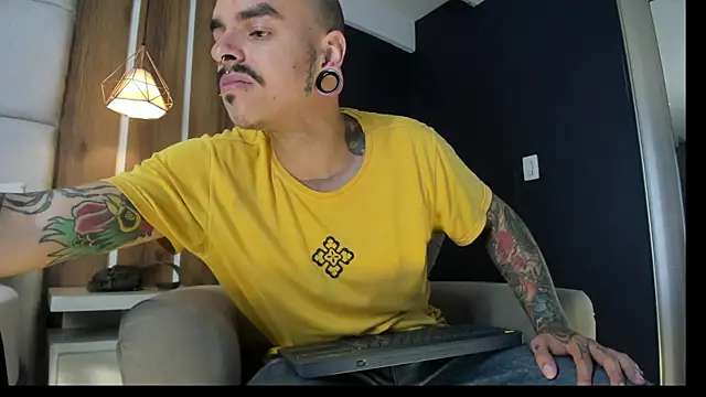 Snapshot of kaletattoo chatting on August 4, 2026, 11:26 am kaletattoo online show from August 4, 2026, 11:26 am