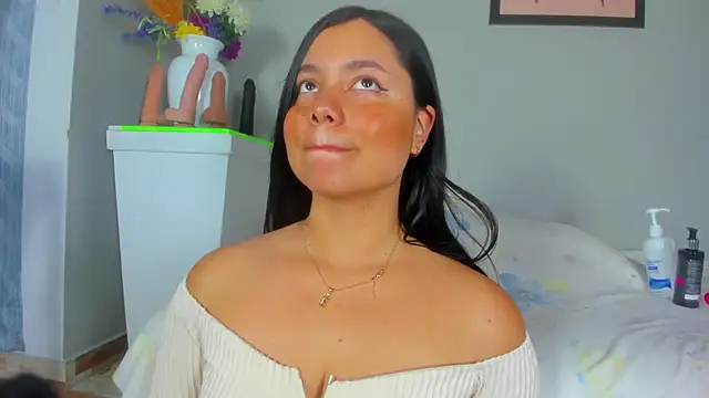 Snapshot of evaa_greey chatting on November 10, 2025, 9:53 pm evaa greey online show from November 10, 2025, 9:53 pm