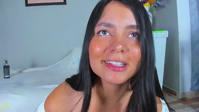 Snapshot of evaa_greey chatting on November 9, 2025, 8:13 pm evaa greey online show from November 9, 2025, 8:13 pm