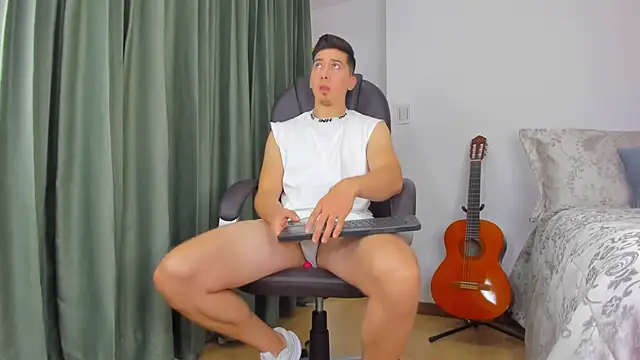 Snapshot of Tombarden chatting on February 13, 2025, 7:10 pm Tombarden online show from February 13, 2025, 7:10 pm