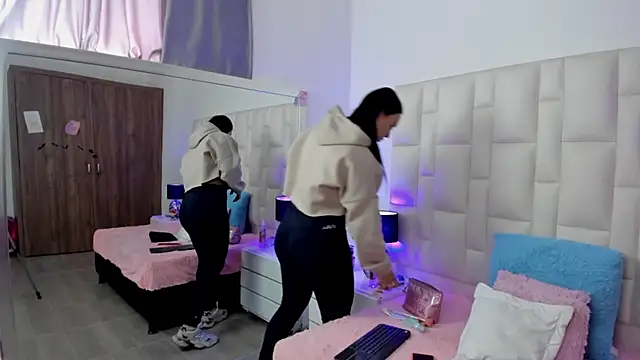 Snapshot of Ariana_rouse chatting on November 22, 2025, 4:39 pm Ariana rouse online show from November 22, 2025, 4:39 pm