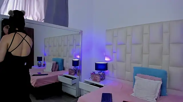 Snapshot of Ariana_rouse chatting on November 29, 2025, 5:13 pm Ariana rouse online show from November 29, 2025, 5:13 pm