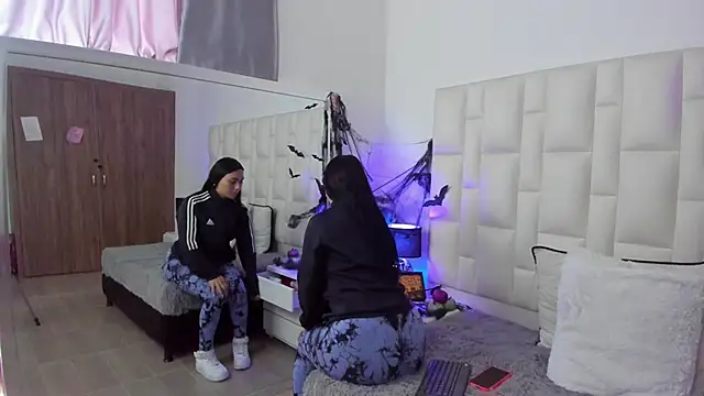 Snapshot of Ariana_rouse chatting on October 29, 2025, 4:06 pm Ariana rouse online show from October 29, 2025, 4:06 pm