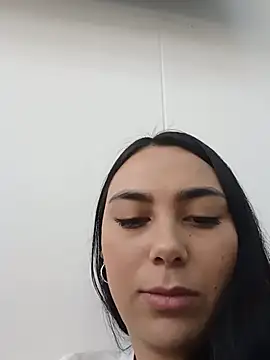 Snapshot of Ariana_rouse chatting on July 28, 2026, 3:32 pm Ariana rouse online show from July 28, 2026, 3:32 pm