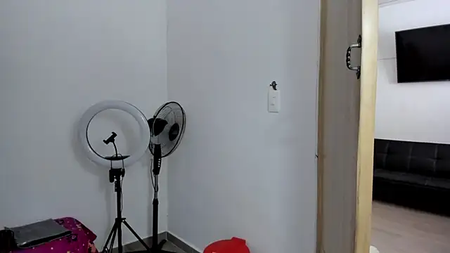 Ariana rouse online show from January 6, 2026, 5:17 pm