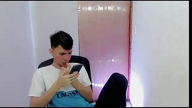 Alexxx lov online show from February 11, 2025, 12:25 pm