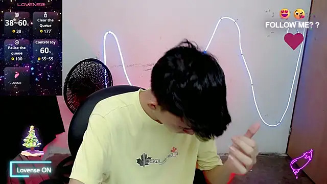 Alexxx lov online show from December 17, 2025, 2:00 pm