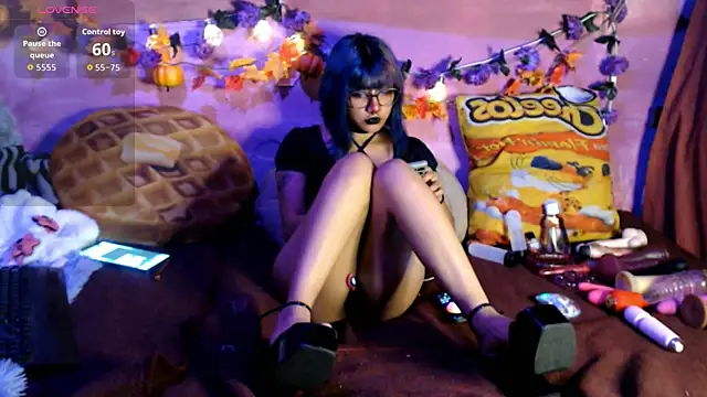 Snapshot of Sharkyu1 chatting on November 20, 2025, 4:13 am Sharkyu1 online show from November 20, 2025, 4:13 am