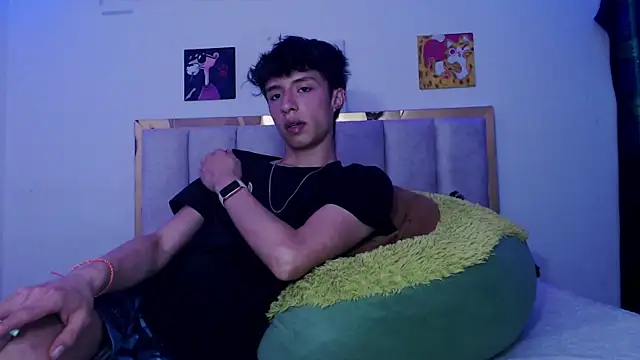 Juanmres online show from May 5, 2026, 8:56 pm