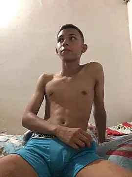 Alvarozzxv online show from March 2, 2025, 1:58 am