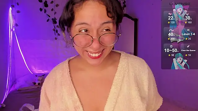 Ludovica6669 online show from March 9, 2025, 11:25 pm