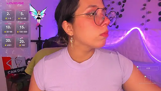 Ludovica6669 online show from October 29, 2025, 9:36 pm