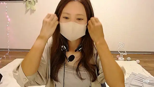 Snapshot of hinano_JP chatting on October 13, 2025, 1:18 am hinano JP online show from October 13, 2025, 1:18 am