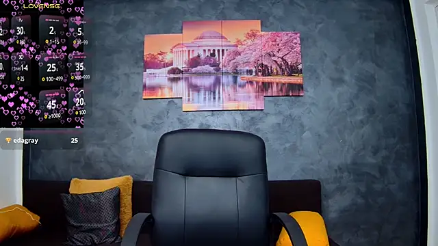 Snapshot of luke_eddisonn chatting on February 13, 2025, 9:30 am luke eddisonn online show from February 13, 2025, 9:30 am