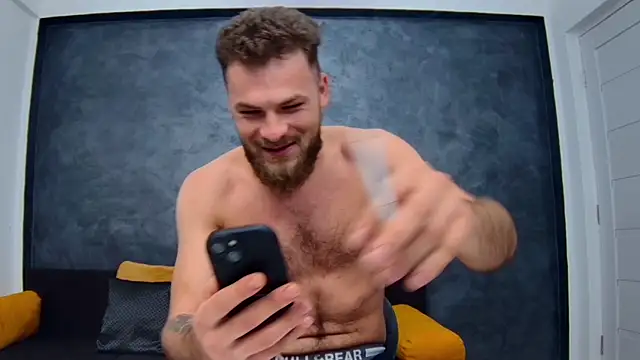 Snapshot of luke_eddisonn chatting on January 29, 2025, 8:18 am luke eddisonn online show from January 29, 2025, 8:18 am