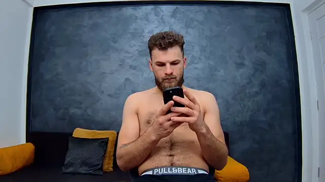 Snapshot of luke_eddisonn chatting on January 29, 2025, 5:09 am luke eddisonn online show from January 29, 2025, 5:09 am