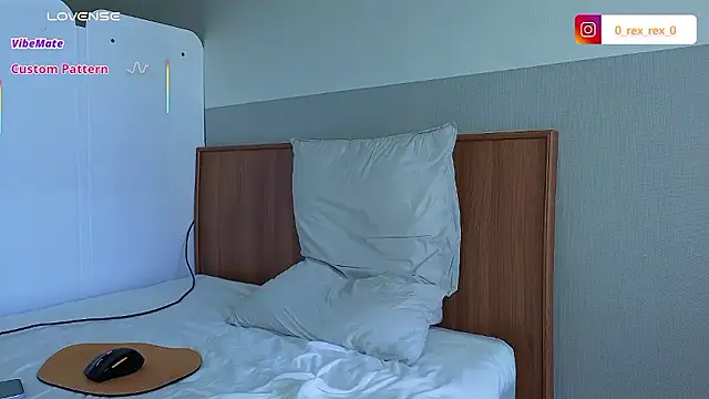 Snapshot of Doh728 chatting on October 10, 2025, 12:55 am Doh728 online show from October 10, 2025, 12:55 am